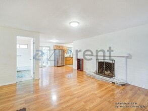 Building Photo - Unit Main House