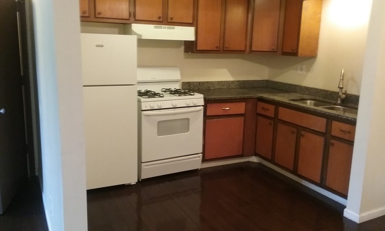 Primary Photo - 3631 N Rockton Ave