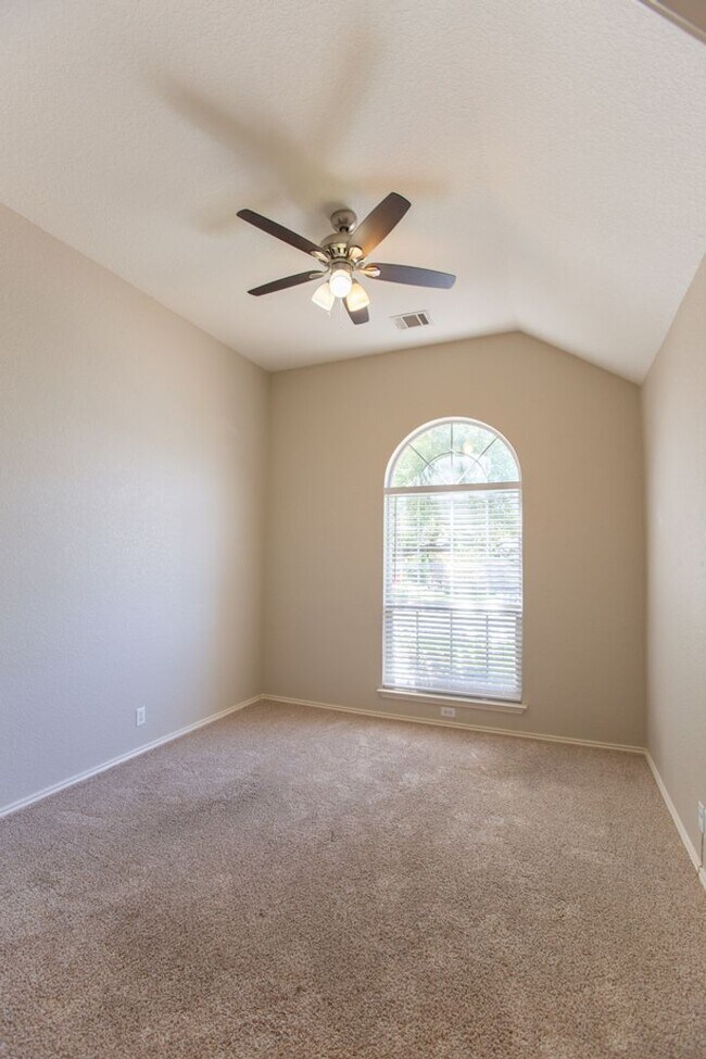 Building Photo - 5207 Newcastle Ln