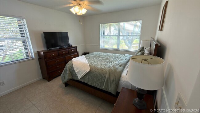 Foto del edificio - 3031 SE Aster Ln