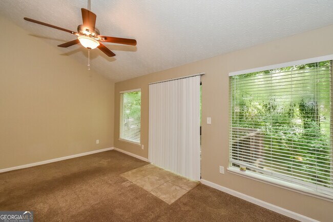 Foto del edificio - 8152 Dunellen Ln