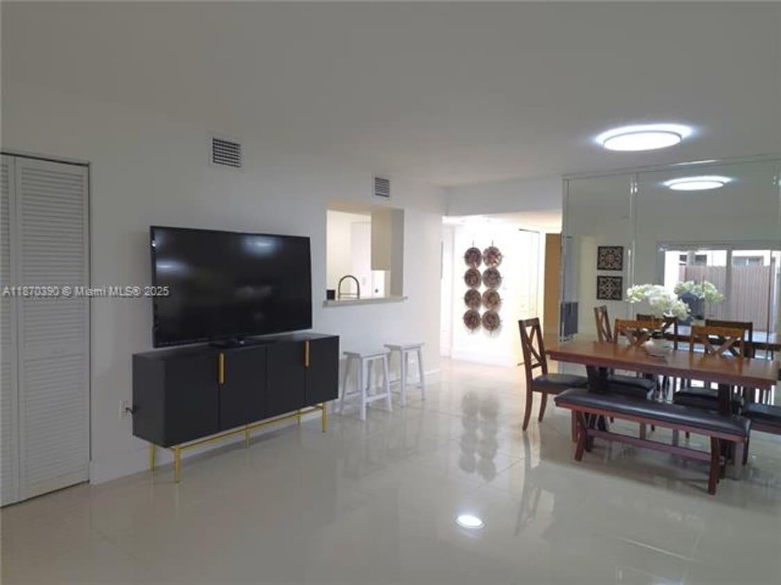 Primary Photo - 1120 NW 124 Pl
