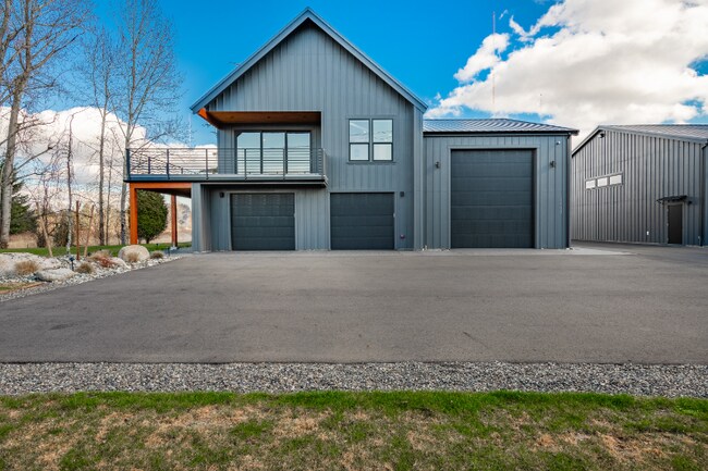 Foto del edificio - 8638 Harborview Rd