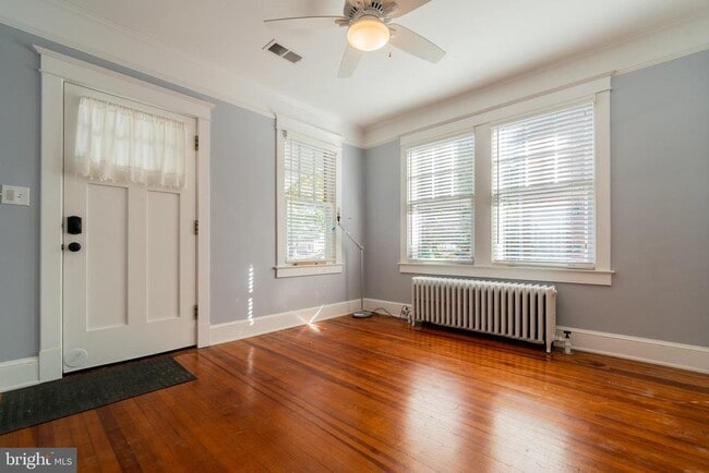 Building Photo - 928 19th St S