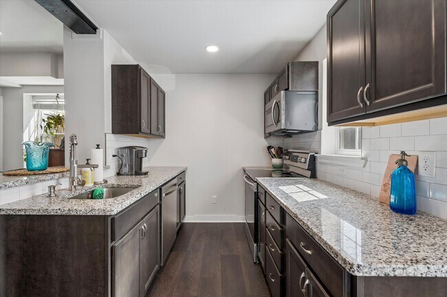 Foto del edificio - Beautifully Renovated End-Unit Townhome in the Heart of Phoenixville