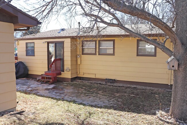 Foto del edificio - 4 bedroom 2 bathroom Single family home.