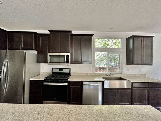 Foto del edificio - Brand New in town 3 bedroom