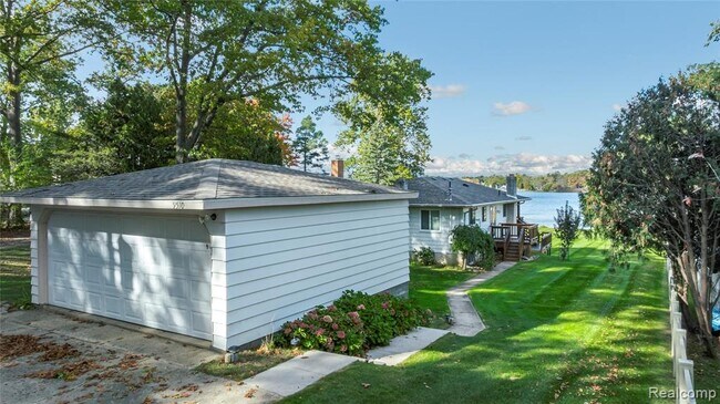 Foto del edificio - 9510 Beechcrest St