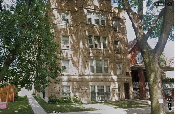 Building Photo - 5542 W Leland Ave