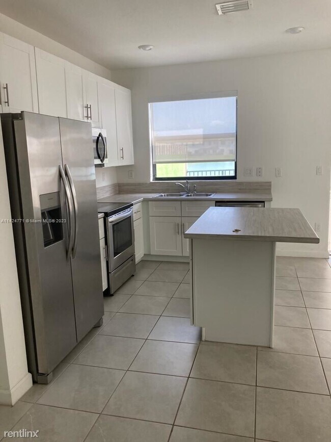 Foto del edificio - 3 br, 3 bath House - 10090 SW 228th Ter