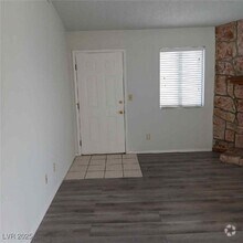 Building Photo - 1575 W Warm Springs Rd
