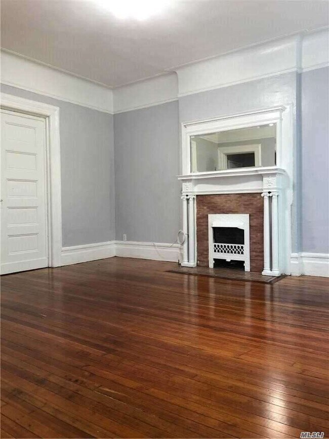 Foto del edificio - 105 W 105th St