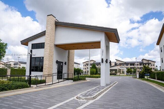 Foto del edificio - 7805 NW 104th Ave