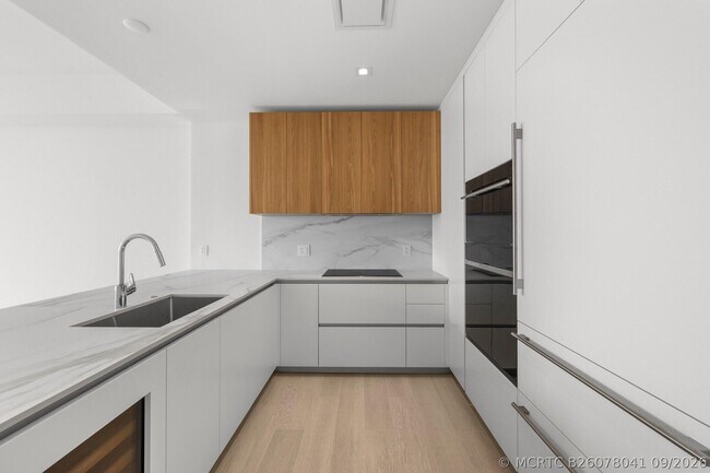 Building Photo - 1400 Biscayne Blvd