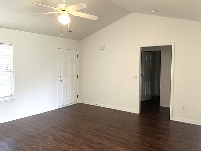 Building Photo - 9504 Huckabee Dr NE