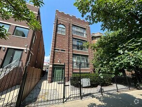 Building Photo - 4726 N Winthrop Ave