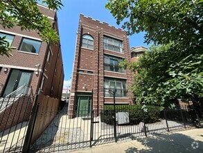 Building Photo - 4726 N Winthrop Ave