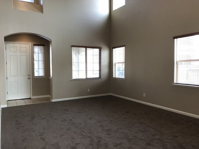 Building Photo - 1235 Bluegrass Ct