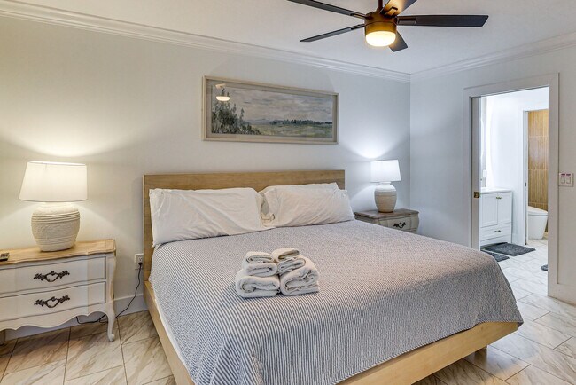 Foto del edificio - 4534 N Lake Dr