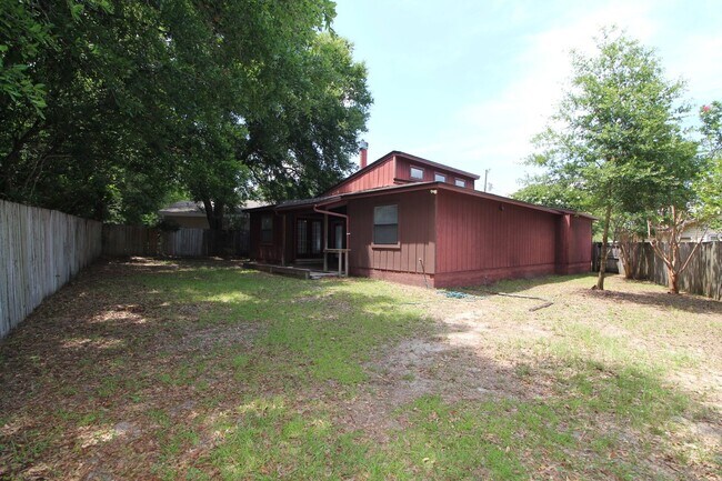 Foto del edificio - Spacious Tierra Villas Home with Vaulted Ceilings, Fireplace & Covered Patio