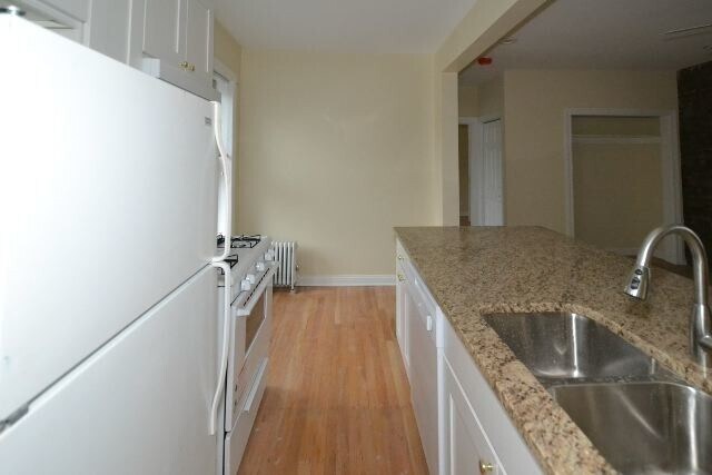 Foto del edificio - 4229.5 N Paulina St