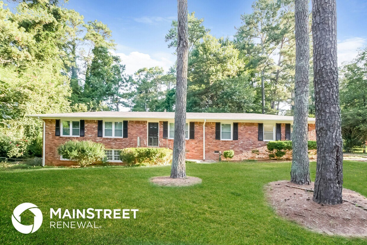 Foto principal - 418 Smyrna Powder Springs Rd SW