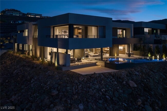 Building Photo - 810 Dragons Eye Dr