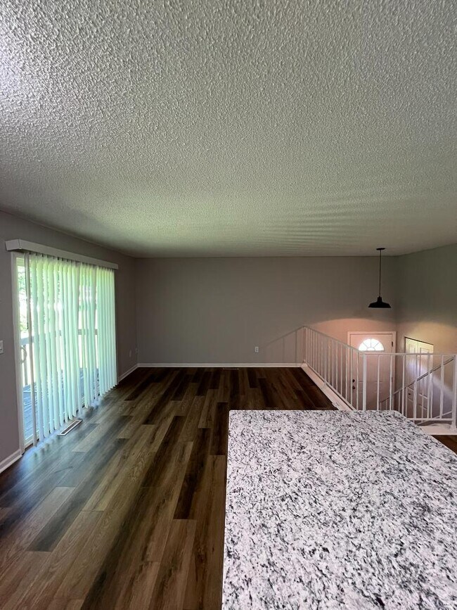 Foto del edificio - 2087 Bradley St