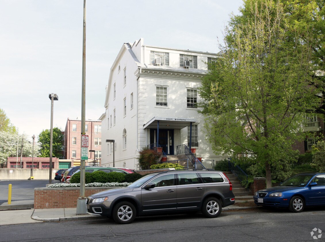 Foto del edificio - 2009 Wyoming Ave NW