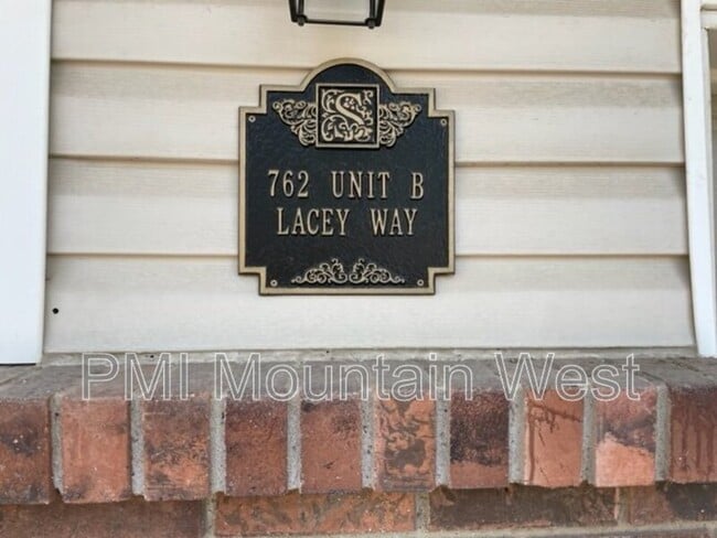 Foto del edificio - 762 Lacey Way
