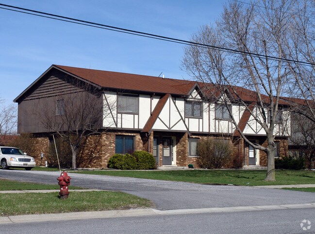 Building Photo - Merrillville 4 Plexes