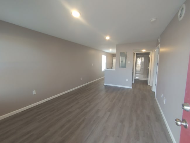 Building Photo - 1324 Concannon St