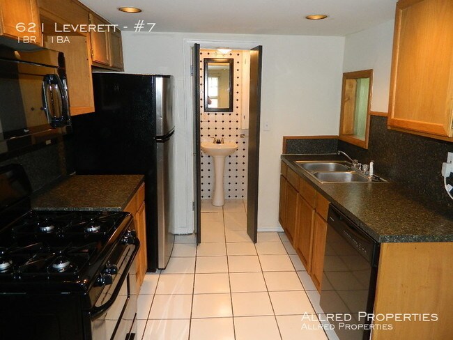 Foto del edificio - 621 N Leverett Ave