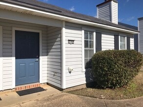 Building Photo - 3142 Cedar Creek Dr