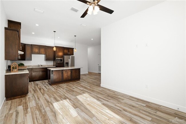 Building Photo - 2920 Allen Dr