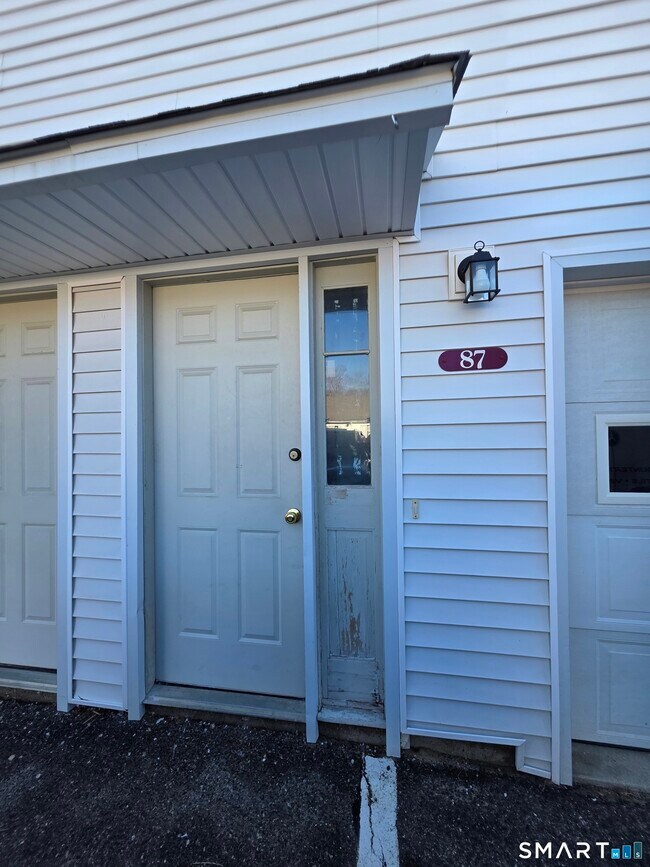 Building Photo - 87 Aspetuck Vlg