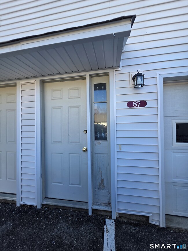 Building Photo - 87 Aspetuck Vlg