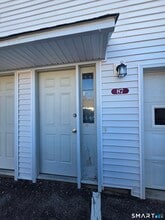 Building Photo - 87 Aspetuck Vlg