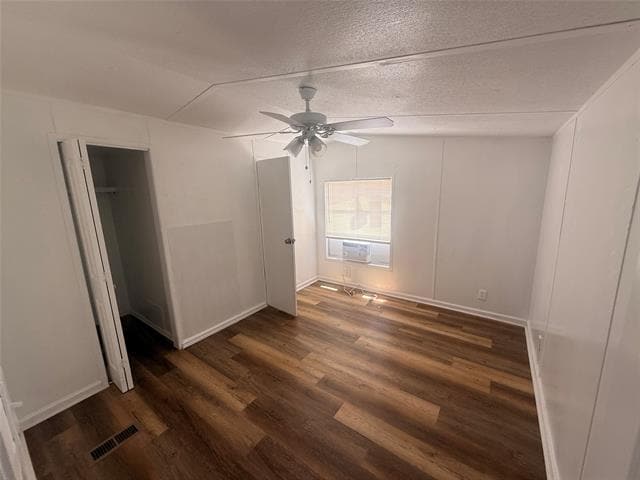 Foto del edificio - 541 Simmons Dr