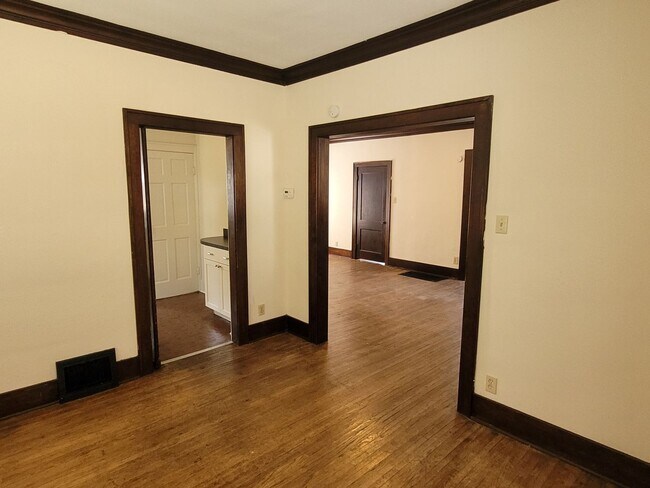 Foto del edificio - Charming home DOWNTOWN, steps from Columbia College