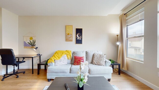 Building Photo - 545 Bedford St