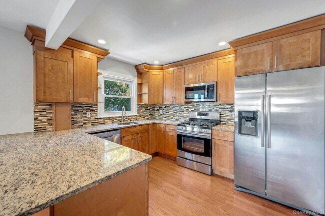 Building Photo - 105 Bradford St