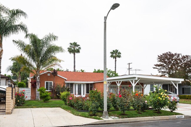 Foto del edificio - 12737 Hatteras Street