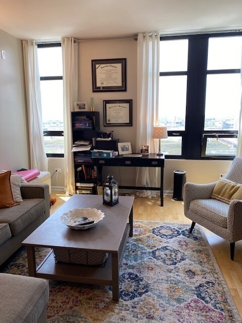 Foto del edificio - 1255 S State St