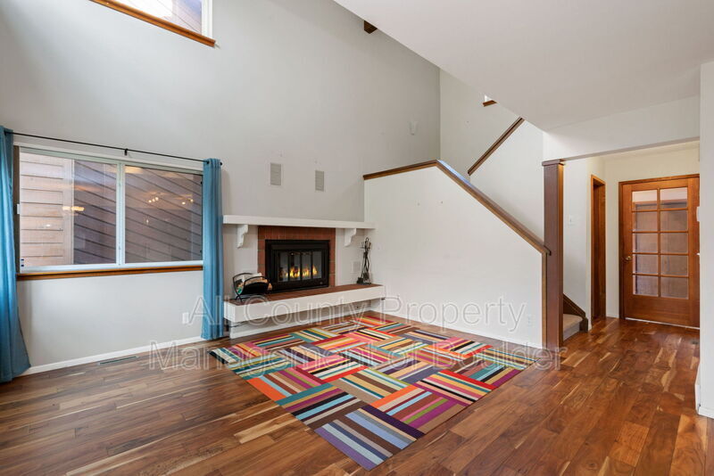 Primary Photo - 2619 Juniper Ave