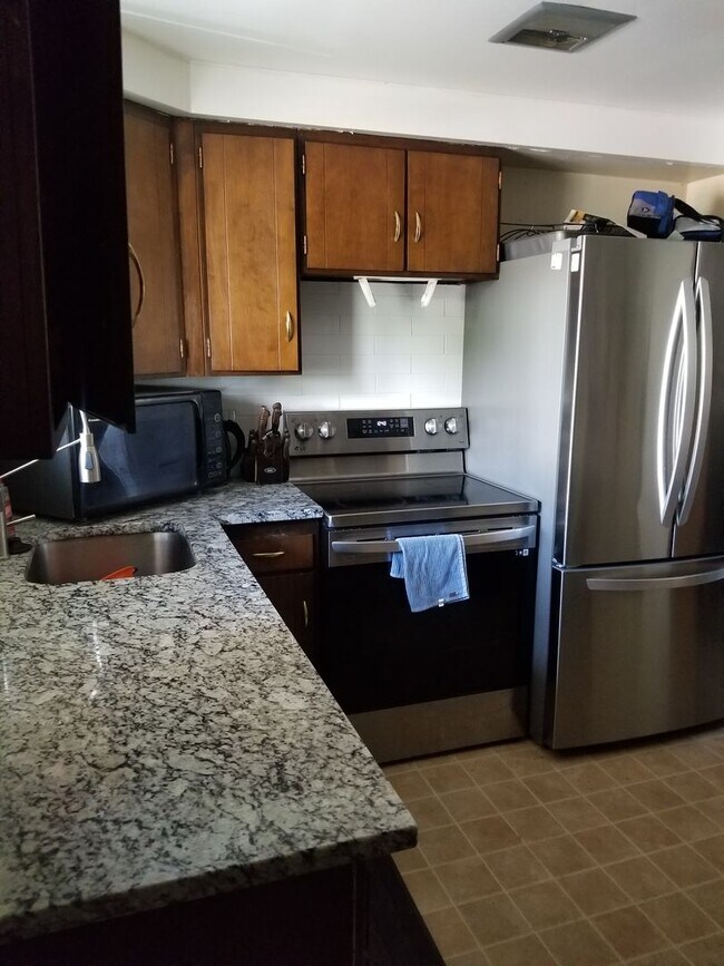 Foto del edificio - 2 Bed 1 Bath Orem Apartment by Orem Library