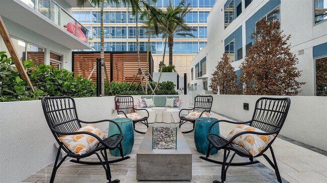 Foto del edificio - 225 1st Ave N