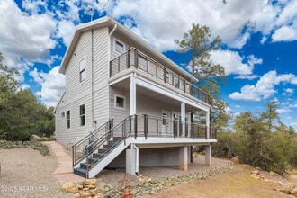 Building Photo - 305 Remington Trail