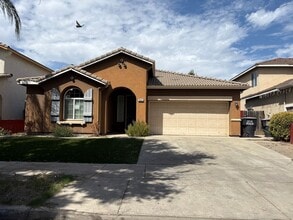 Building Photo - 3042 W Delta Ave