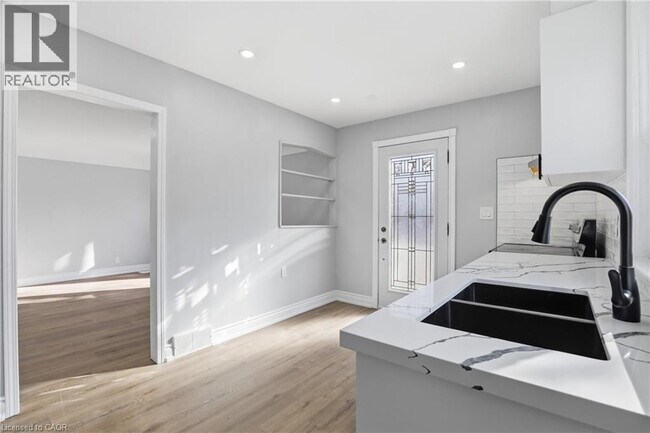 Building Photo - 81 MacLennan Ave